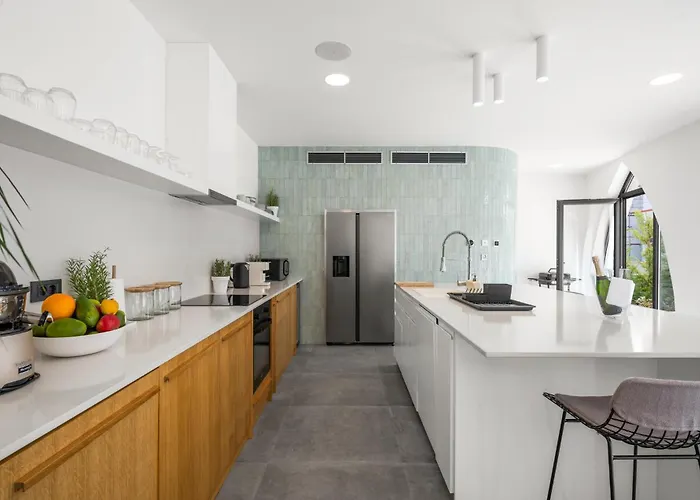 Vakantiehuis Cozy In With Kitchen Srima