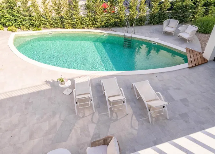 Vakantiehuis Cozy In With Kitchen Srima